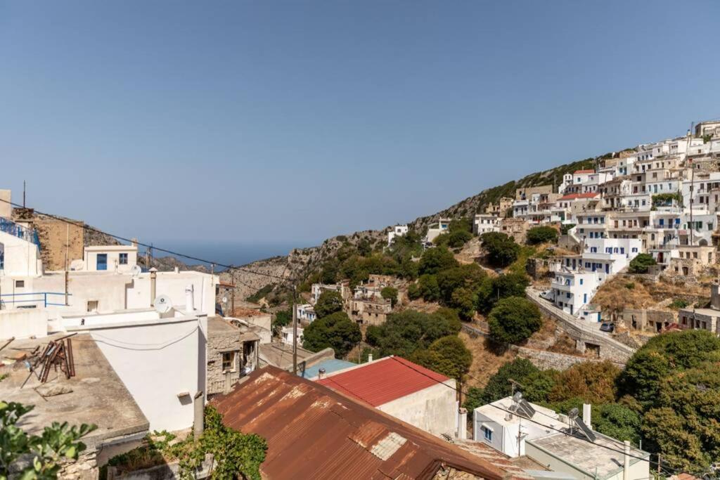 Δροσιά Villa Koronos Exterior photo